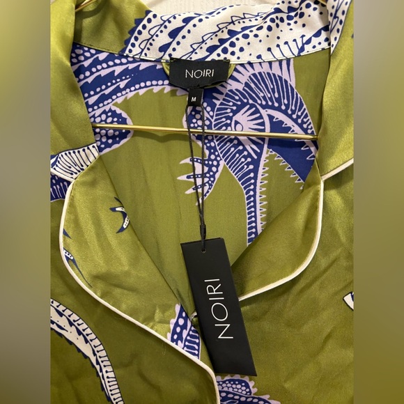 NOLI YOGA-Noiri Dragon Print Pajama Set NWT Olive Green Satin Top & Pants Size M - Picture 6 of 12